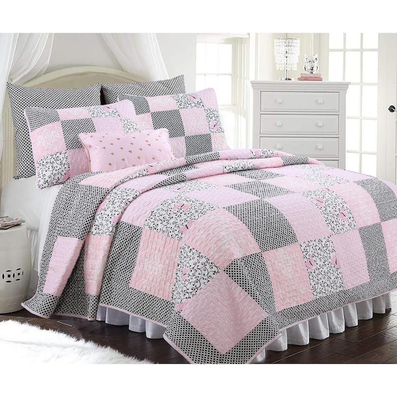 Blushing Pink Tourmaline Butterfly Floral Modern Girl Trellis Ogee 3-Piece Black Pink Cotton King Quilt Bedding Set