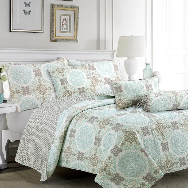 Sophisticated Shabby Chic Modern Ogee Trellis Medallion 3-Piece Grey Green Aqua Mint Polyester King Quilt Bedding Set